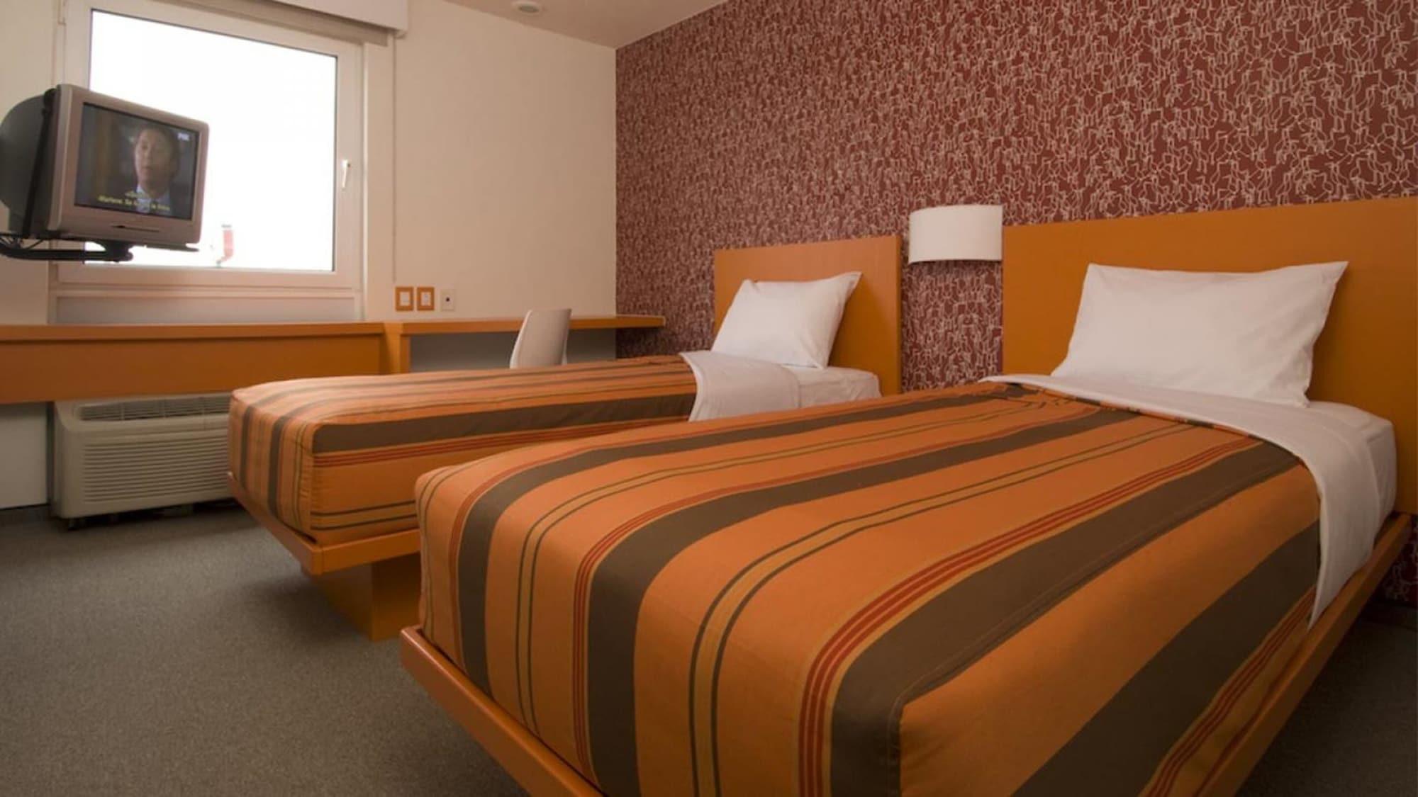 City Express Junior By Marriott Toluca Aeropuerto Exterior photo