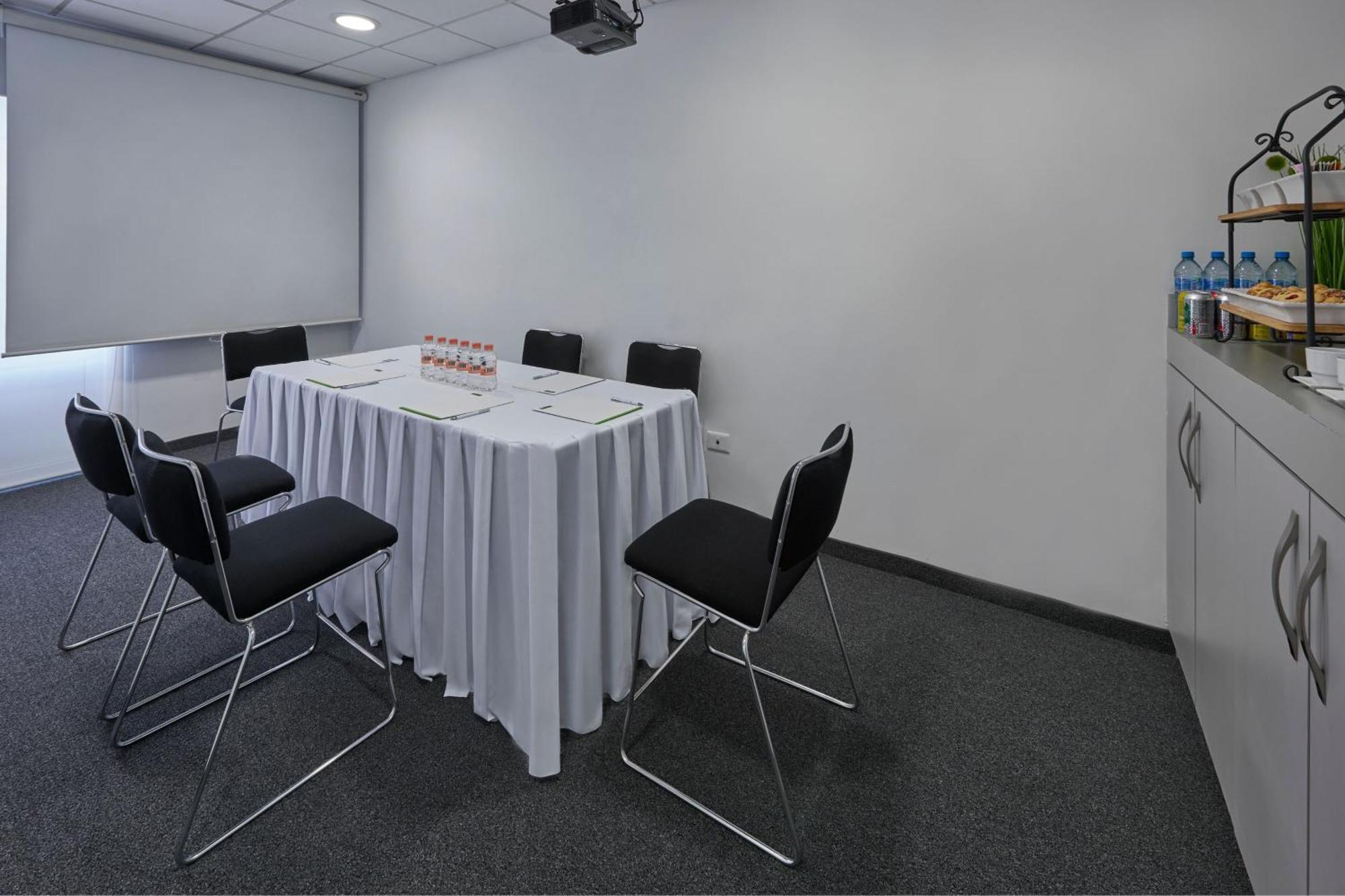 City Express Junior By Marriott Toluca Aeropuerto Exterior photo