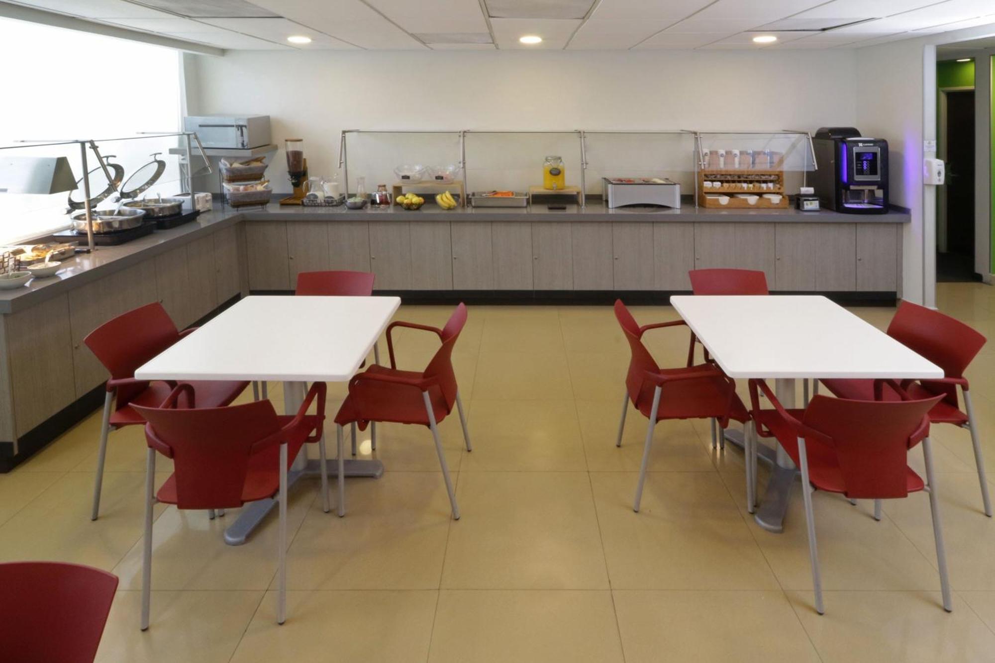 City Express Junior By Marriott Toluca Aeropuerto Exterior photo