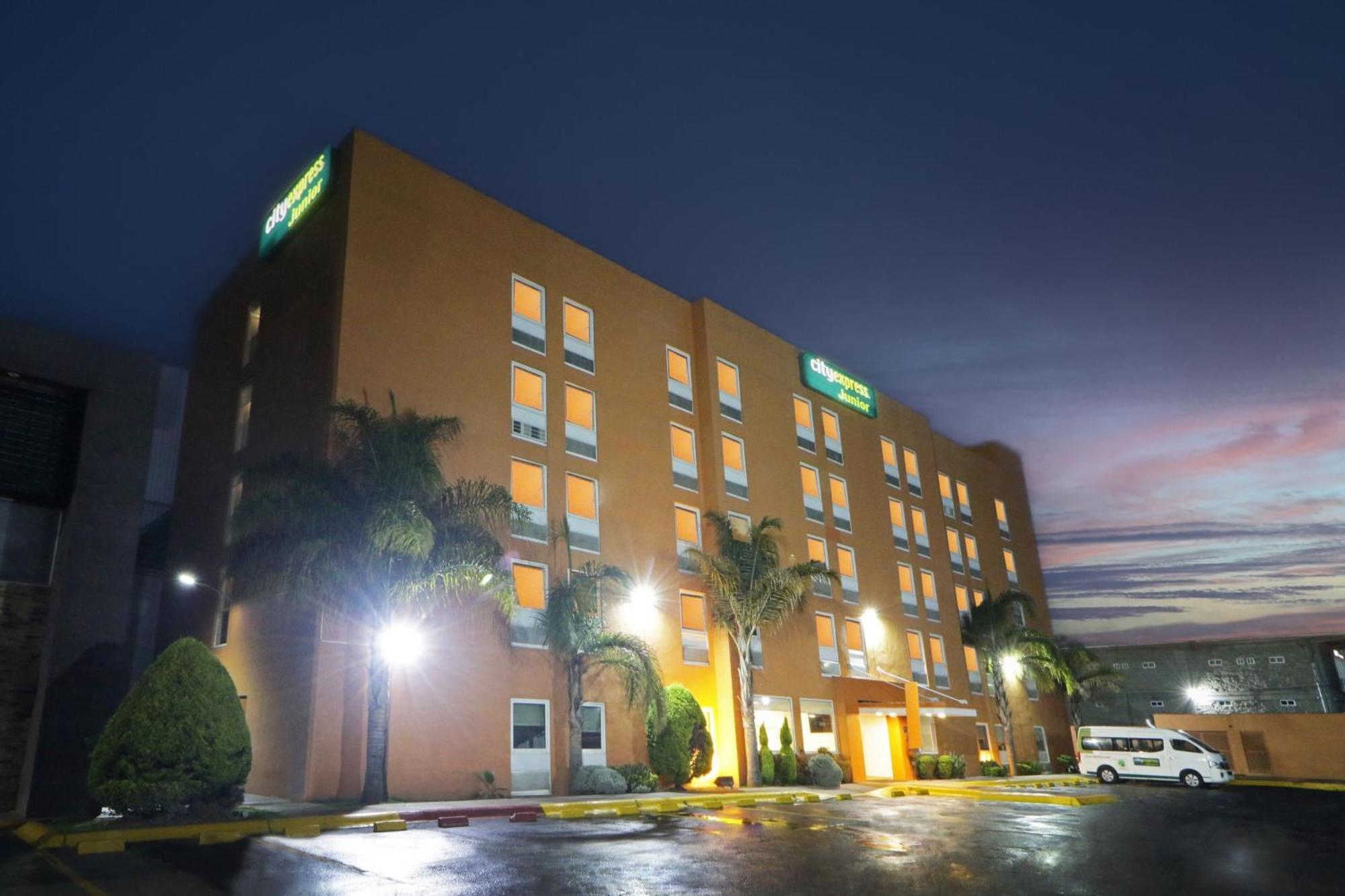 City Express Junior By Marriott Toluca Aeropuerto Exterior photo